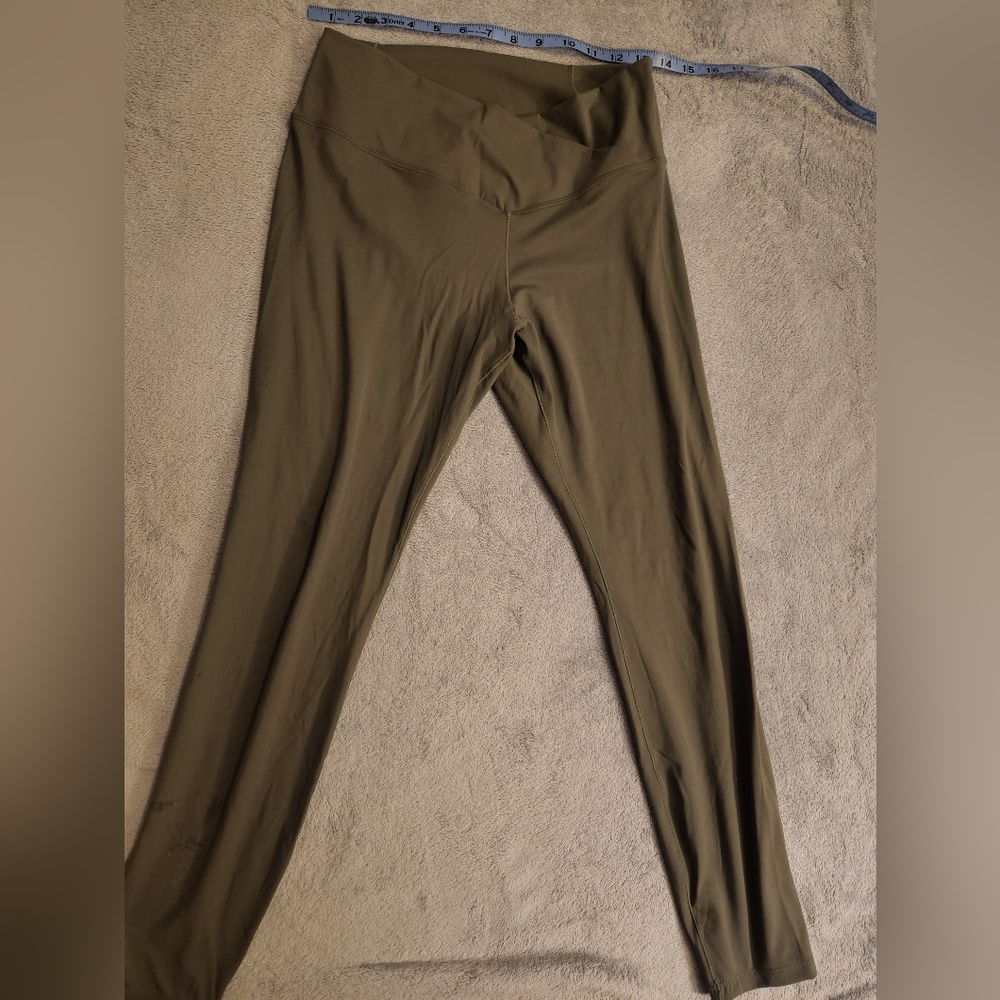 Halara Crossover Waistband Legging